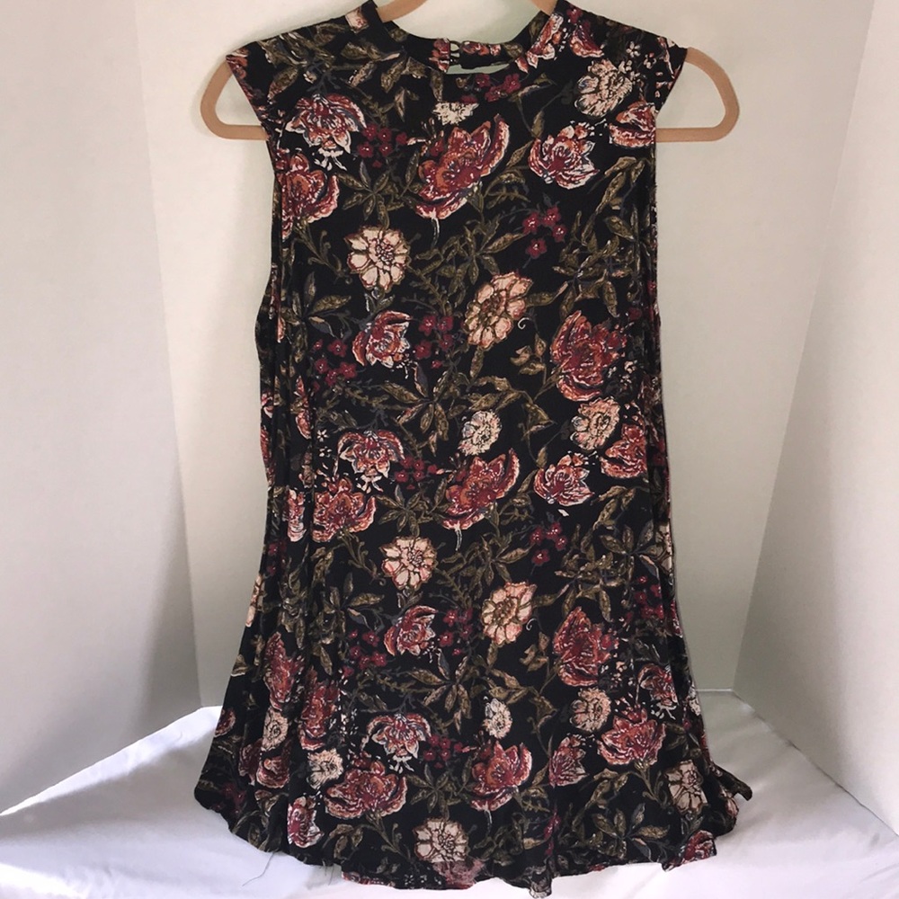 Flowy Cold-Shoulder Dress